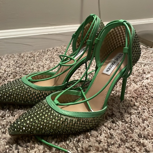 Steve Madden Heels with Matching bag - Picture 2 of 3